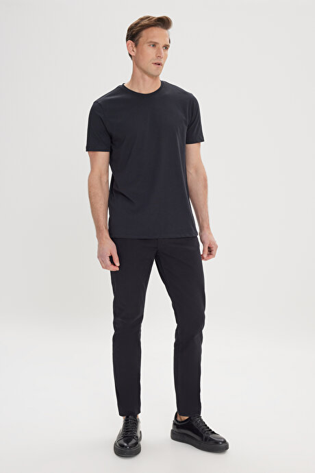 Slim Fit Dar Kesim Pamuklu Bisiklet Yaka Siyah Tişört resmi