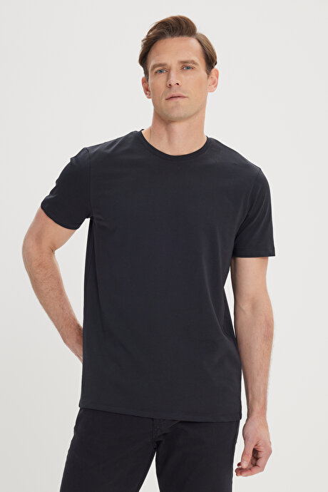 Slim Fit Dar Kesim Pamuklu Bisiklet Yaka Siyah Tişört resmi