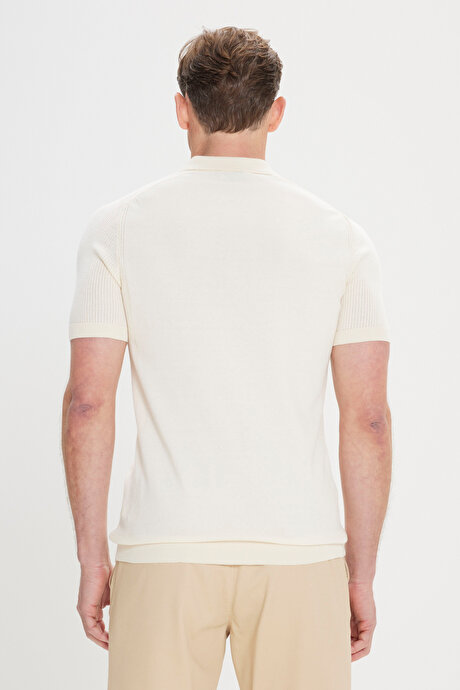 %100 Pamuk Standart Fit Normal Kesim Polo Yaka Jakarlı Triko Ekru Tişört resmi