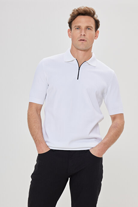 Standart Fit Normal Kesim Polo Yaka Jakarlı Ekru Tişört resmi