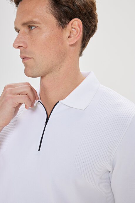 Standart Fit Normal Kesim Polo Yaka Jakarlı Ekru Tişört resmi