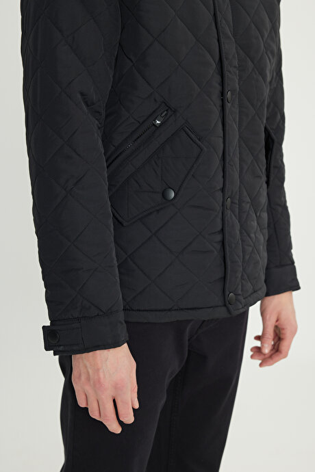 Standart Fit Normal Kesim Dik Yaka Kapaklı Yan Cepli Overcoat Siyah Mont resmi