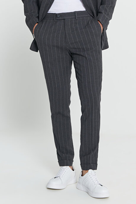 Slim Fit Dar Kesim Kırlangıç Yaka Gofre Desenli Yünlü Antrasit Takım Elbise resmi