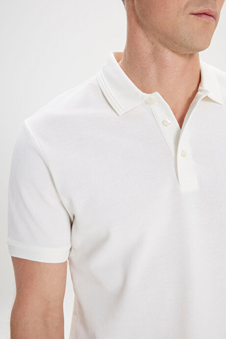 Slim Fit Dar Kesim Polo Yaka %100 Pamuk Beyaz Tişört resmi