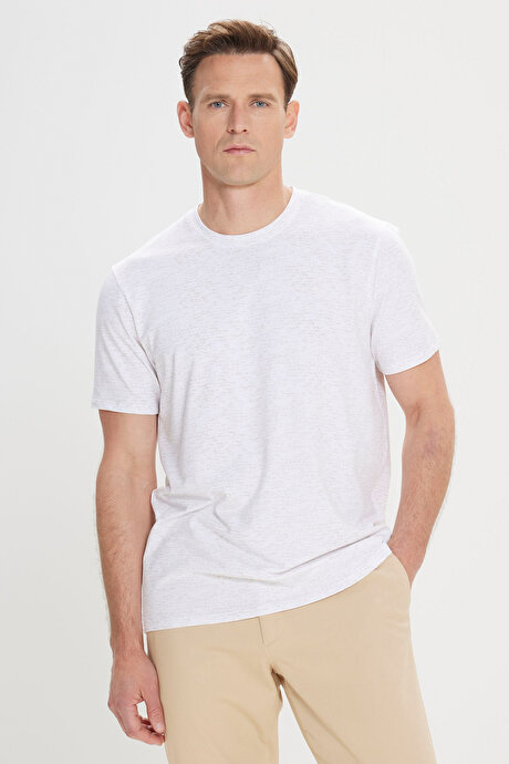 Slim Fit Dar Kesim Bisiklet Yaka Pamuklu Kısa Kollu Beyaz Tişört resmi