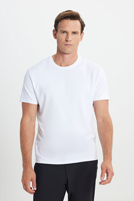 Standart Fit Normal Kesim Bisiklet Yaka Pamuklu Beyaz Tişört resmi