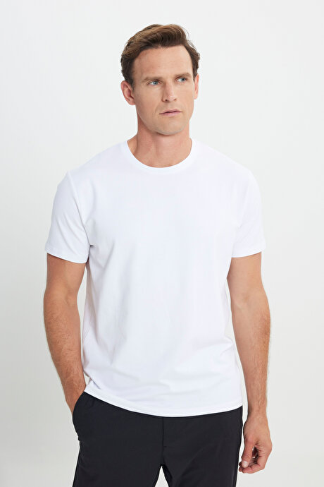 Standart Fit Normal Kesim Bisiklet Yaka Pamuklu Beyaz Tişört resmi