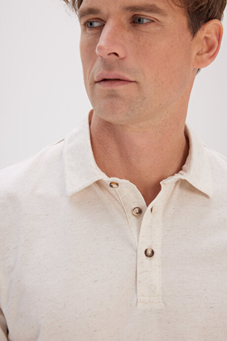 Pamuklu Keten Slim Fit Dar Kesim Polo Yaka Bej Melanj Tişört resmi