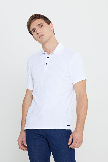 Slim Fit Dar Kesim Polo Yaka Jakarlı Beyaz Tişört resmi