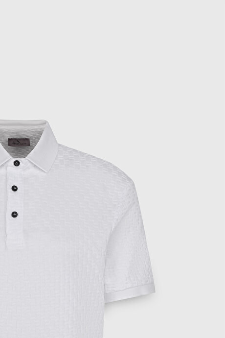 Slim Fit Dar Kesim Polo Yaka Jakarlı Beyaz Tişört resmi