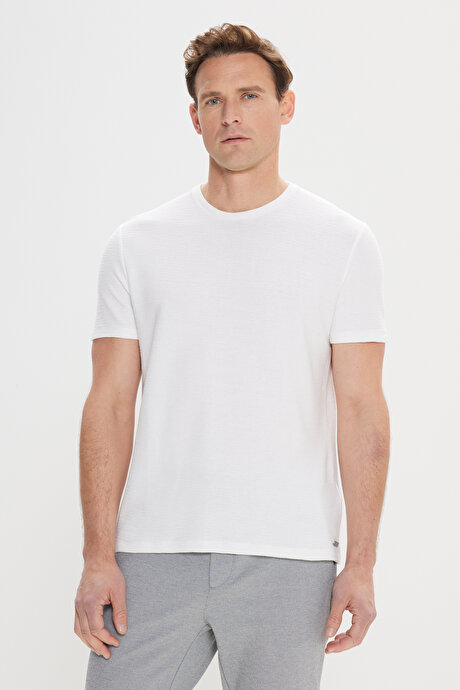 %100 Pamuk Slim Fit Dar Kesim Bisiklet Yaka Jakarlı Ekru Tişört resmi