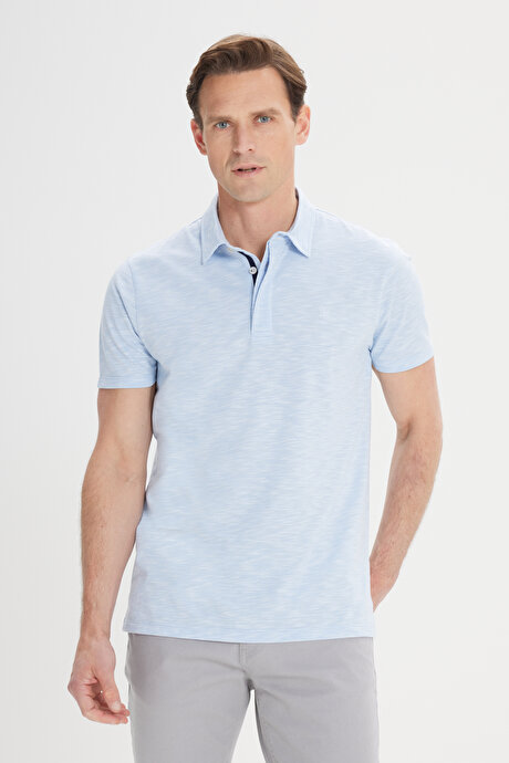Slim Fit Dar Kesim Pamuklu Jakarlı Polo Yaka Açık Mavi Tişört resmi