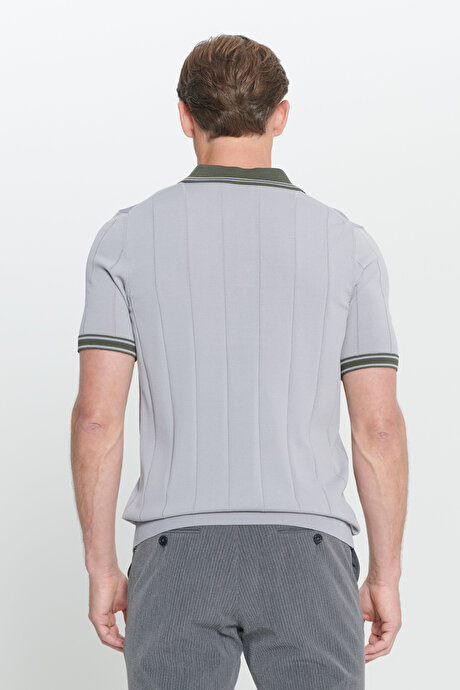 Standart Fit Normal Kesim Polo Yaka Jakarlı Gri-Haki Tişört resmi