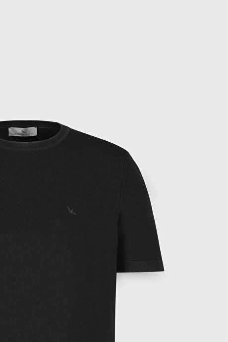 Standart Fit Normal Kesim Bisiklet Yaka Siyah Tişört resmi