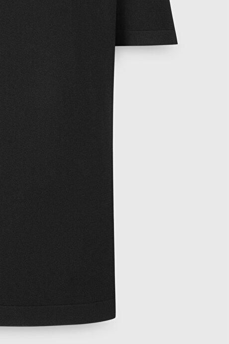 Standart Fit Normal Kesim Bisiklet Yaka Siyah Tişört resmi