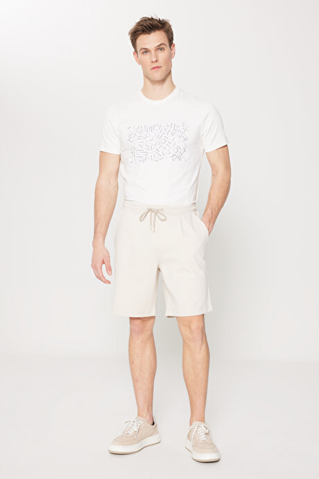 Pamuklu Slim Fit Dar Kesim Yan Cepli Esnek Örme Bej Şort resmi