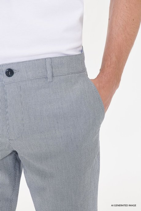 Slim Fit Dar Kesim Yan Cepli Gofre Desenli Esnek Lacivert Şort resmi