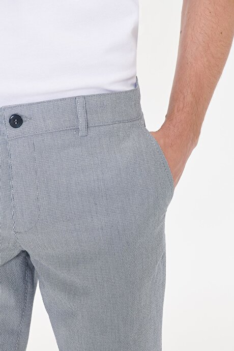 Slim Fit Dar Kesim Yan Cepli Gofre Desenli Esnek Lacivert Şort resmi