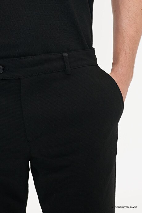 Slim Fit Dar Kesim Yan Cepli Gofre Desenli Esnek Siyah Şort resmi