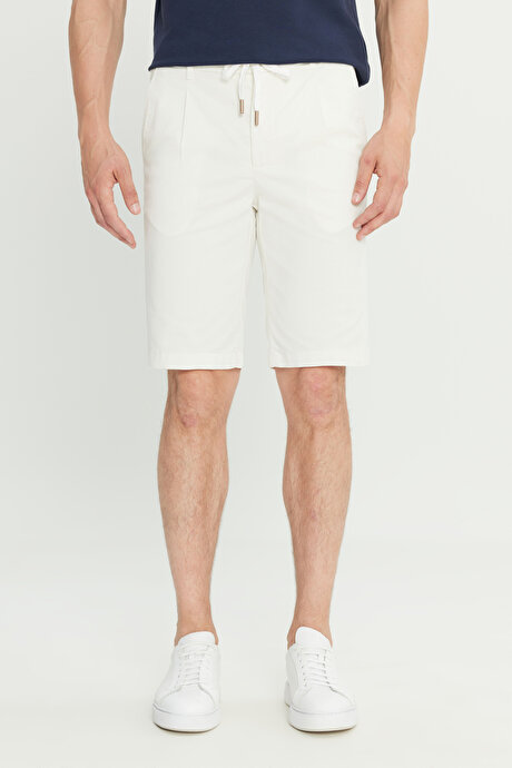 Pamuklu Slim Fit Dar Kesim Beli Bağlamalı Yan Cepli Esnek Beyaz Şort resmi