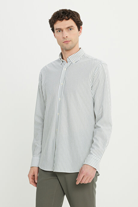 Pamuklu Oxford Comfort Fit Rahat Kesim Düğmeli Yaka Çizgili Haki Gömlek resmi