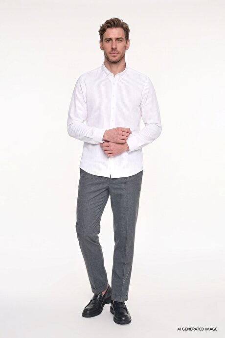Slim Fit Dar Kesim Düğmeli Yaka Armürlü Gofre Desenli Beyaz Gömlek resmi