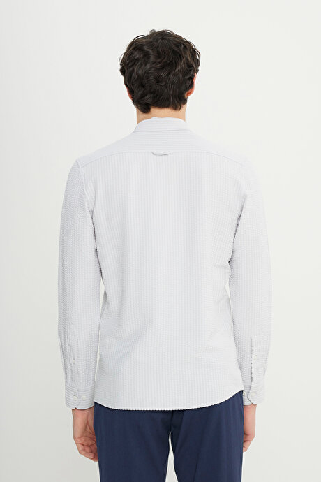 Slim Fit Dar Kesim Düğmeli Yaka Armürlü Gofre Desenli Taş Gömlek resmi