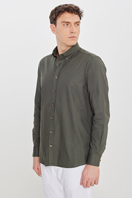 Pamuklu Slim Fit Dar Kesim Düğmeli Yaka Haki Gömlek resmi