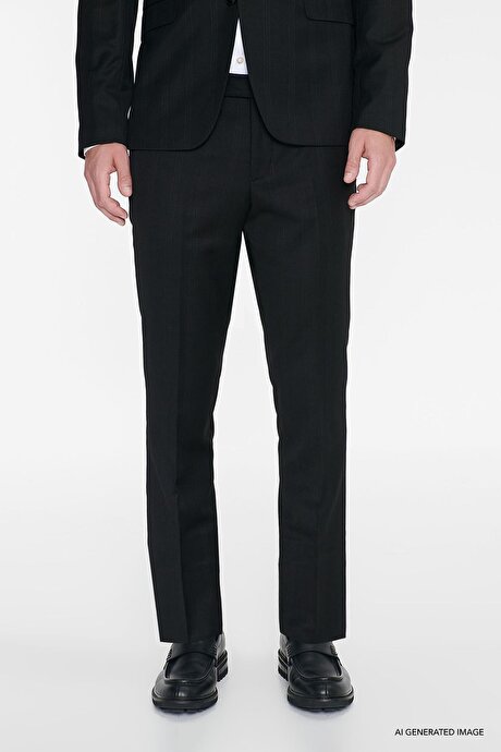 Slim Fit Dar Kesim Kırlangıç Yaka Kapak Cepli Kareli Siyah Takım Elbise resmi