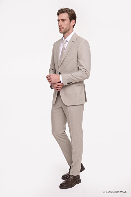 Slim Fit Dar Kesim Kırlangıç Yaka Kapak Cepli Bej Takım Elbise resmi