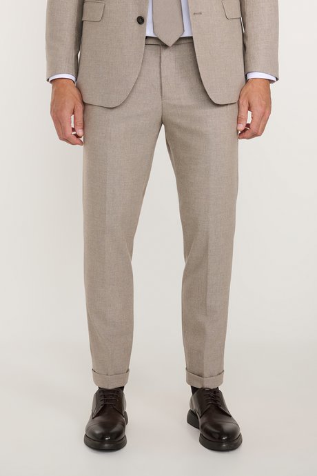 Slim Fit Dar Kesim Kırlangıç Yaka Kapak Cepli Bej Takım Elbise resmi