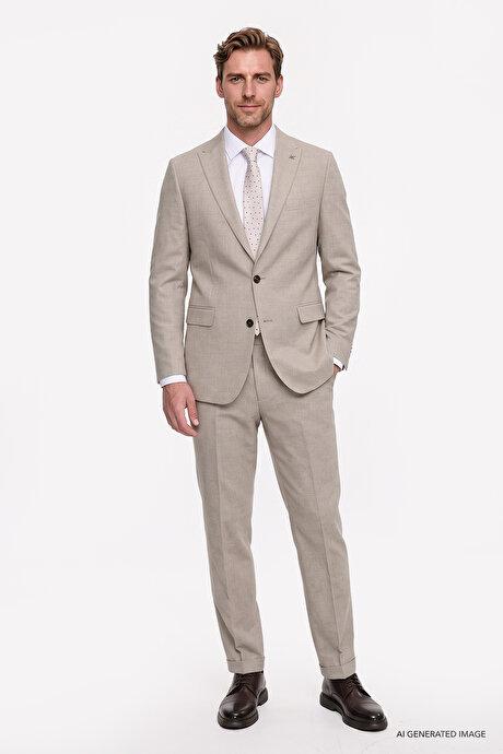 Slim Fit Dar Kesim Kırlangıç Yaka Kapak Cepli Bej Takım Elbise resmi