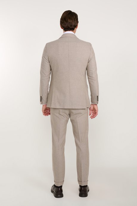 Slim Fit Dar Kesim Kırlangıç Yaka Kapak Cepli Bej Takım Elbise resmi