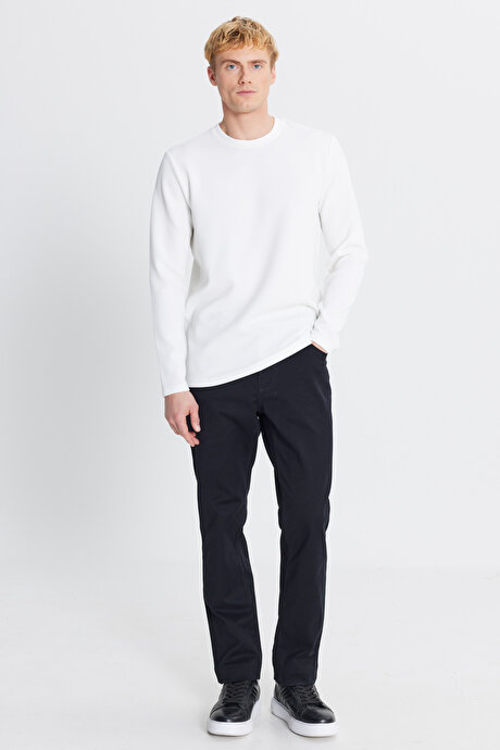 Slim Fit Dar Kesim Bisiklet Yaka Jakarlı Esnek Ekru Uzun Kollu Tişört resmi