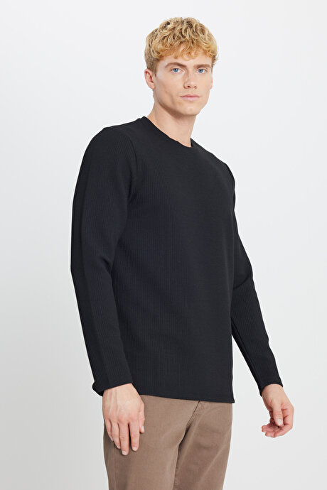 Slim Fit Dar Kesim Bisiklet Yaka Jakarlı Esnek Siyah Uzun Kollu Tişört resmi