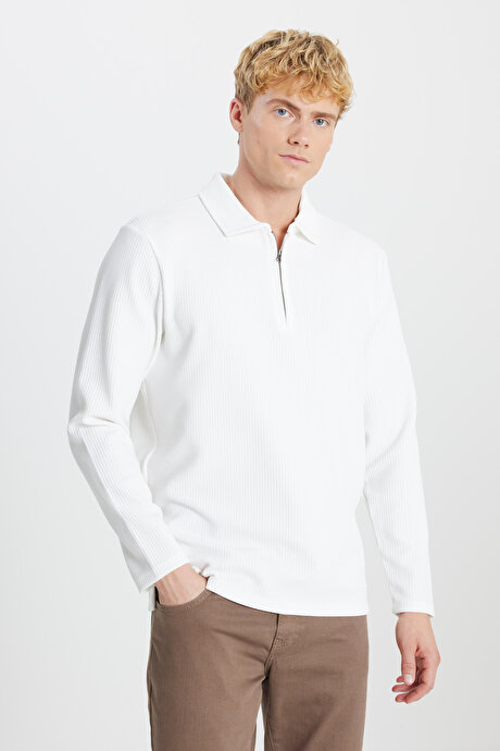 Standart Fit Polo Yaka Jakarlı Esnek Uzun Kollu Ekru Uzun Kollu Tişört resmi