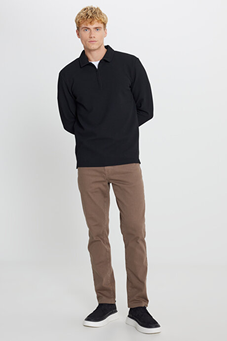 Standart Fit Normal Kesim Polo Yaka Jakarlı Esnek Uzun Kollu Siyah Uzun Kollu Tişört resmi