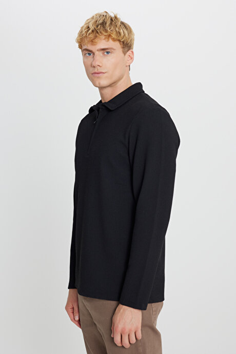 Standart Fit Normal Kesim Polo Yaka Jakarlı Esnek Uzun Kollu Siyah Uzun Kollu Tişört resmi