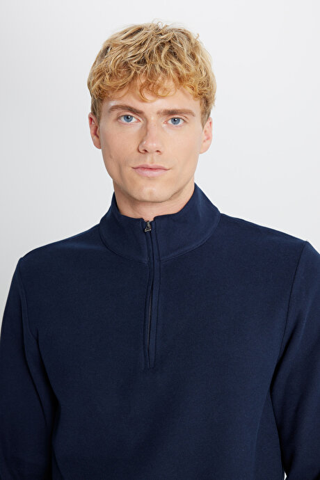 Pamuklu Slim Fit Dar Kesim Bato Yaka Uzun Kollu Lacivert Uzun Kollu Tişört resmi