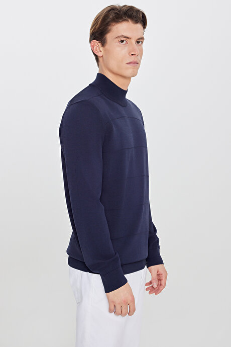 Standart Fit Normal Kesim Yarım Balıkçı Yaka Triko Lacivert Kazak resmi