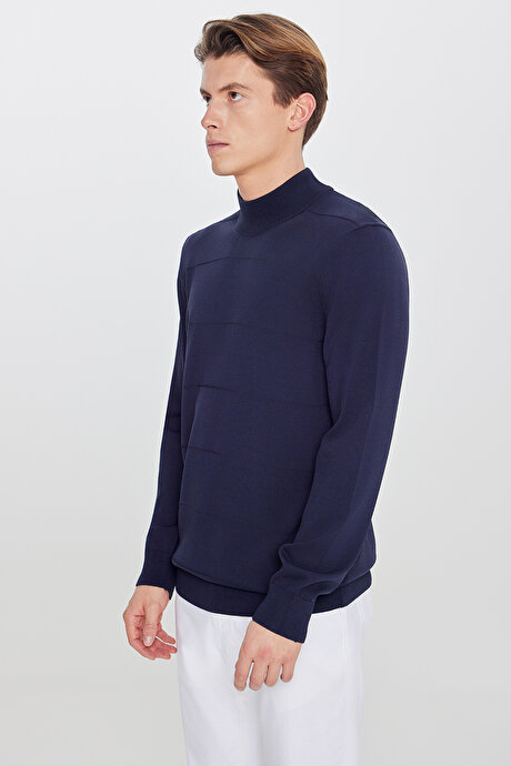 Standart Fit Normal Kesim Yarım Balıkçı Yaka Triko Lacivert Kazak resmi