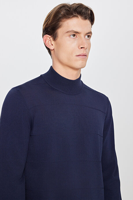 Standart Fit Normal Kesim Yarım Balıkçı Yaka Triko Lacivert Kazak resmi