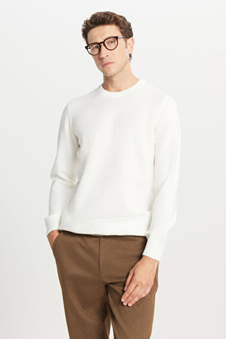 Standart Fit Normal Kesim Bisiklet Yaka Şardonlu Triko Ekru Kazak resmi