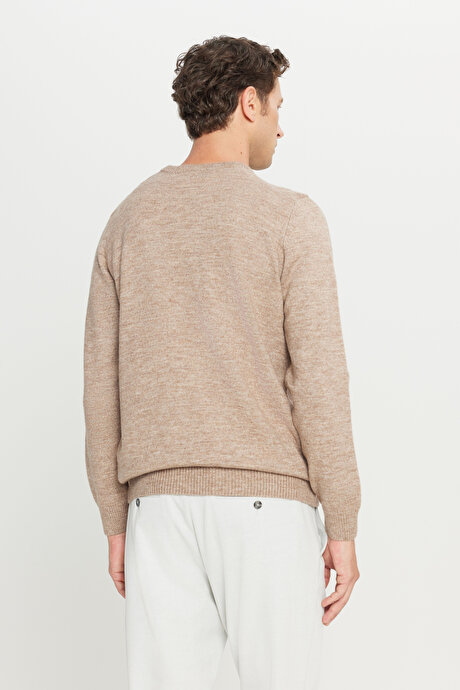 Standart Fit Normal Kesim Bisiklet Yaka Şardonlu Triko Vizon Kazak resmi