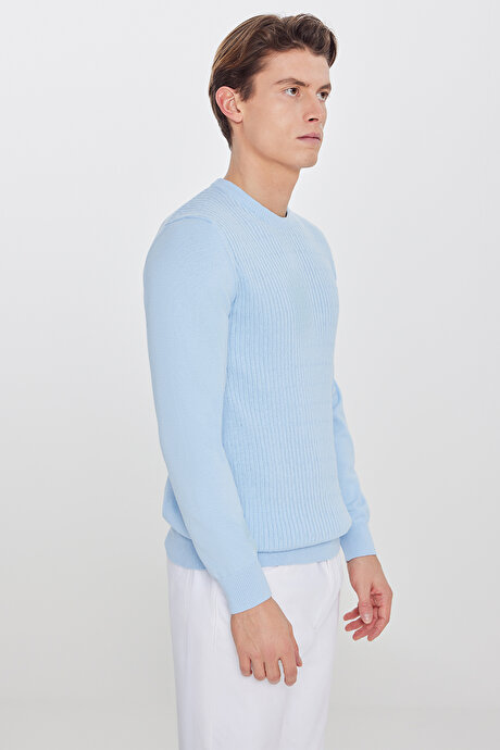 %100 Pamuk Standart Fit Normal Kesim Bisiklet Yaka Jakarlı Triko Buz Mavisi Kazak resmi