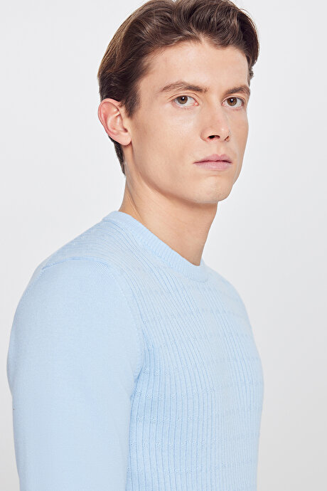 %100 Pamuk Standart Fit Normal Kesim Bisiklet Yaka Jakarlı Triko Buz Mavisi Kazak resmi