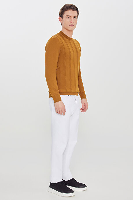 %100 Pamuk Standart Fit Normal Kesim Bisiklet Yaka Jakarlı Triko Kahverengi Kazak resmi