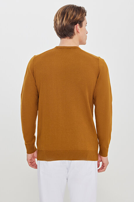 %100 Pamuk Standart Fit Normal Kesim Bisiklet Yaka Jakarlı Triko Kahverengi Kazak resmi