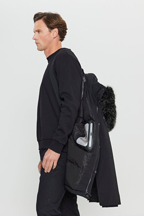 Standart Fit Normal Kesim Çıkma Kürk Kapüşonlu Fermuarlı Yan Cep Kalın Dolgulu Siyah Mont resmi
