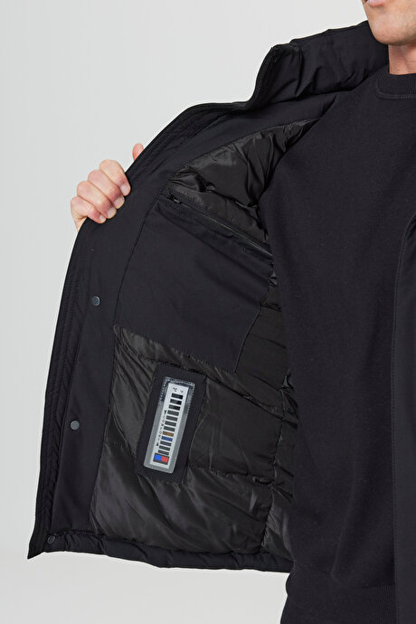 Standart Fit Normal Kesim Çıkma Kürk Kapüşonlu Fermuarlı Yan Cep Kalın Dolgulu Siyah Mont resmi